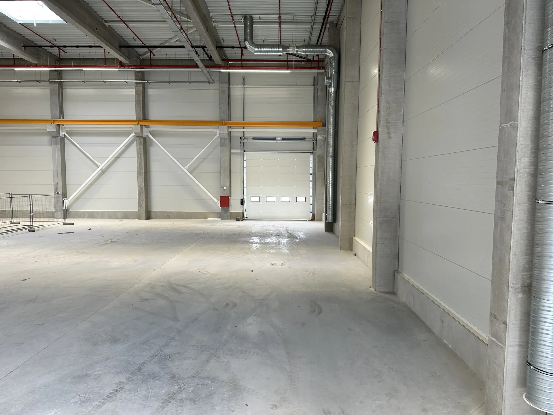 Vario Classic szekcionált ipari kapu - Vario Classic Back 1