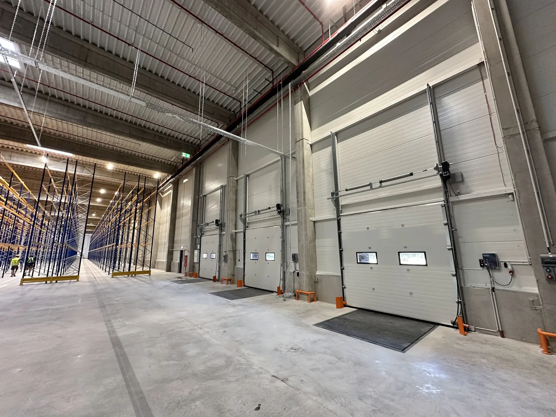 Vario Classic szekcionált ipari kapu - Vario Classic Docking 2