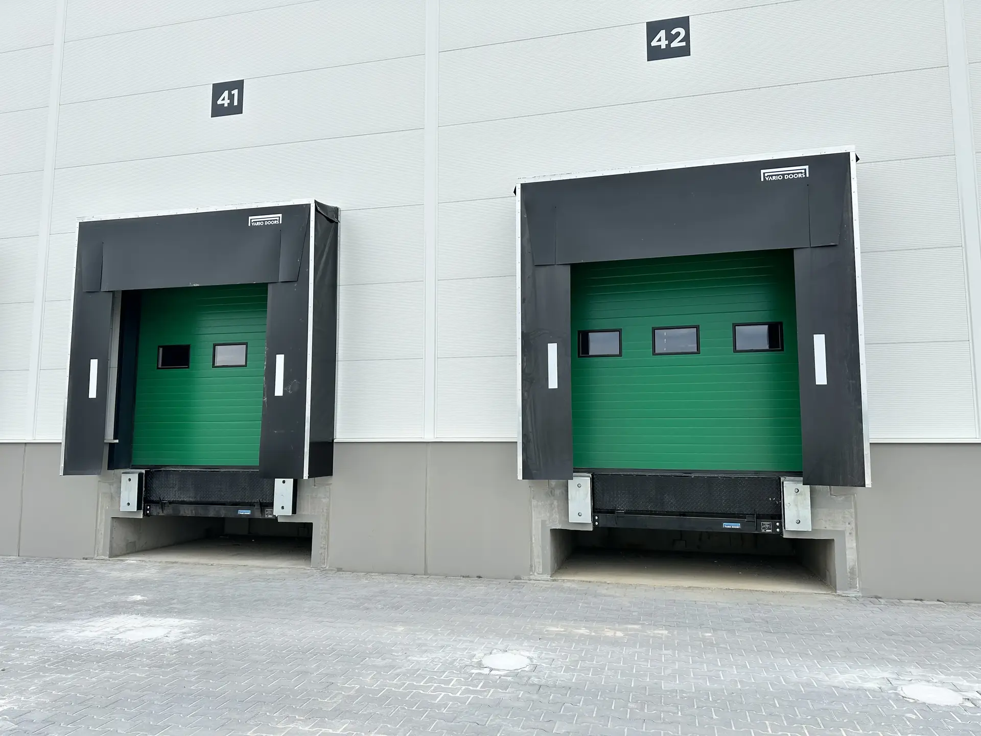 Vario Classic szekcionált ipari kapu - Vario Classic Docking 3