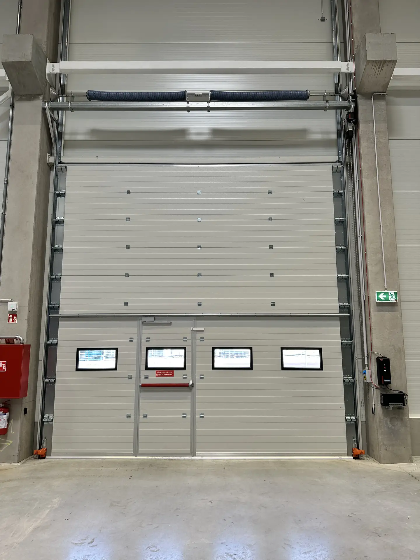 Vario Classic szekcionált ipari kapu - Vario Classic Fresh Air 3 Pedestrian