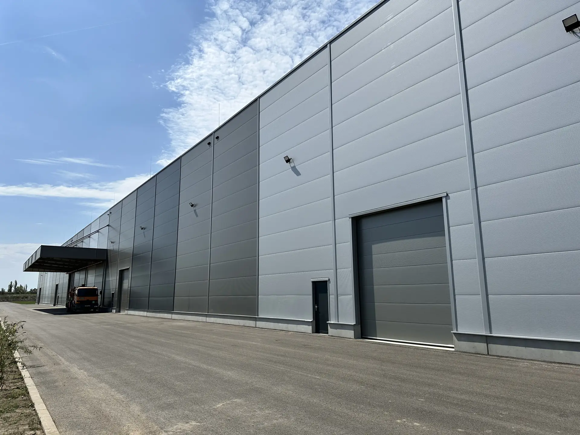 Vario Classic szekcionált ipari kapu - Vario Classic Front 3