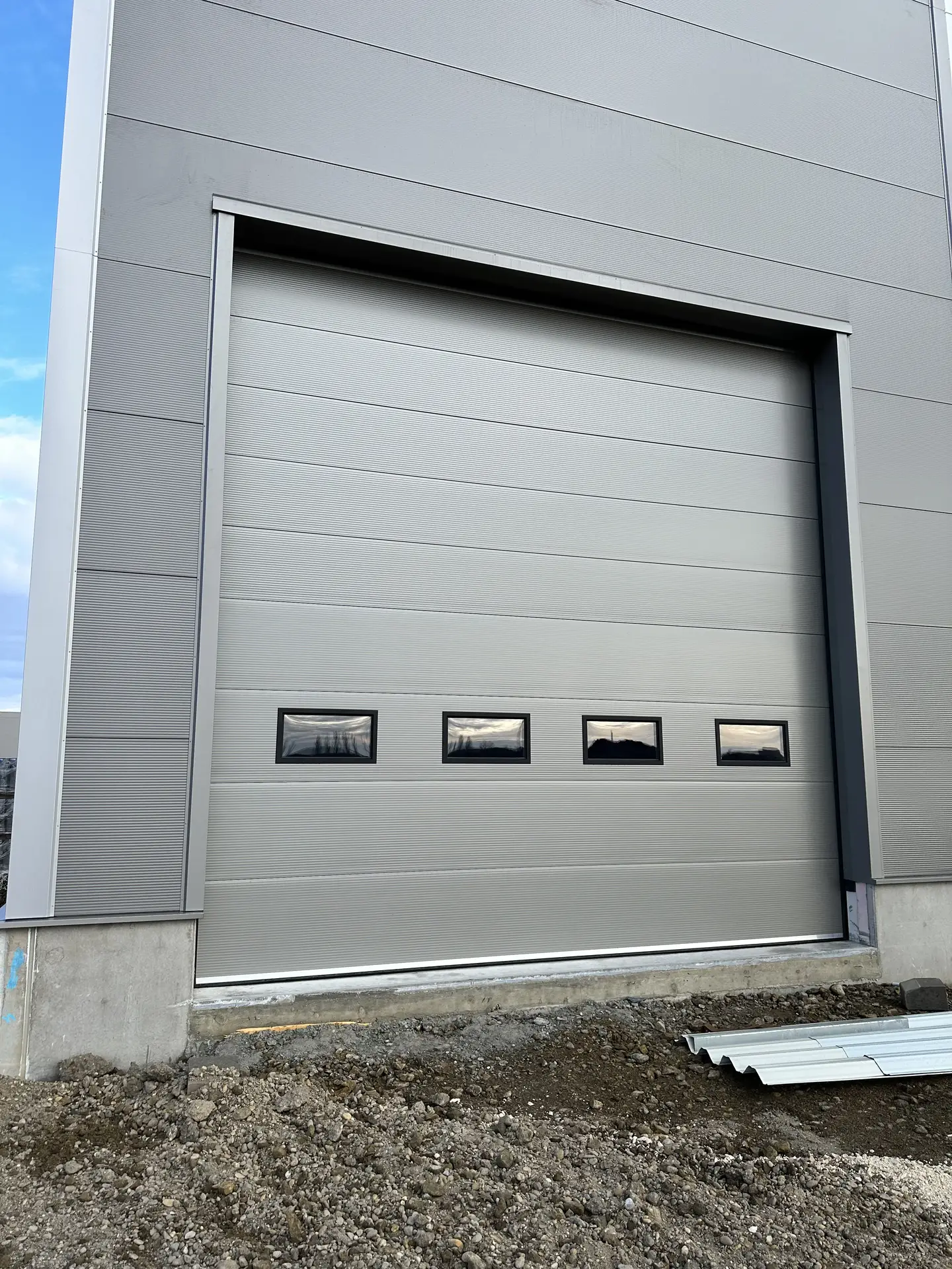 Vario Classic szekcionált ipari kapu - Vario Classic Front 5