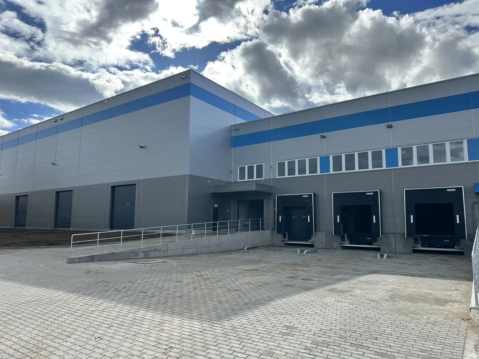 Vario VPRO előtolónyelves rámpakiegyenlítő beépítő kerettel - Vario Vpro Building 1