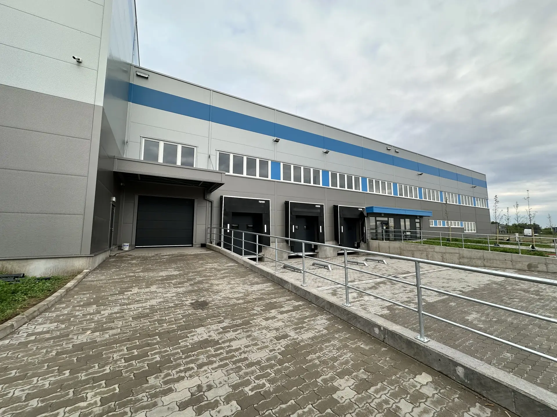 Vario VPRO előtolónyelves rámpakiegyenlítő beépítő kerettel - Vario Vpro Building 2